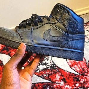 Jordan 1s triple black mids